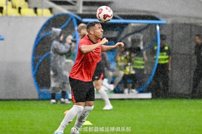 外援大爆发，单场得分破百，助力球队获胜